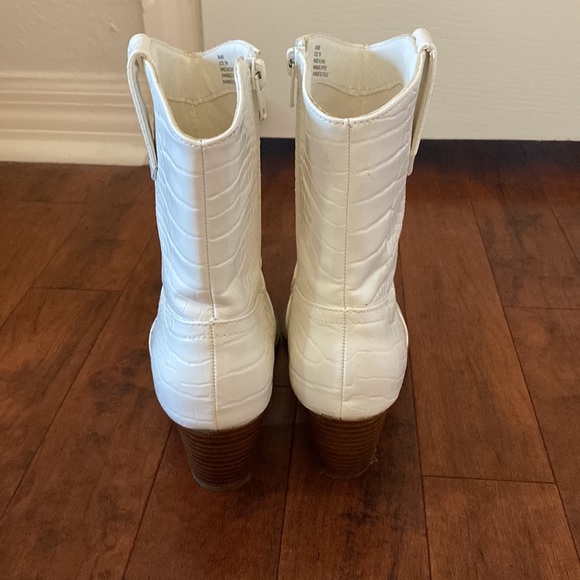 Coconuts by Matisse White Bambi Western Boot size 7M - Picture 4 of 7